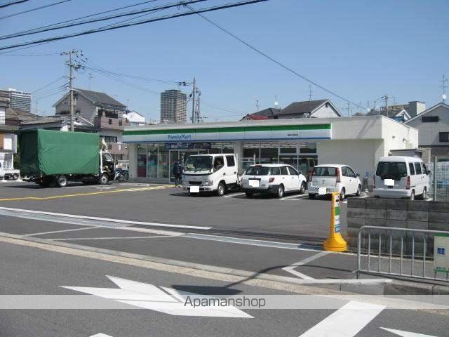 コンビニ　ファミリーマート（コンビニ）まで550m
