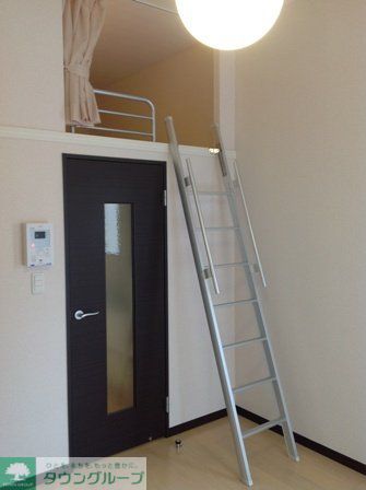 居室・リビング　広めのロフト空間もございます