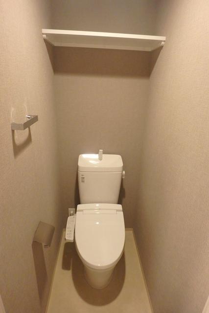 都営新宿線 大島駅 徒歩3分 12階建 築4年のトイレ写真