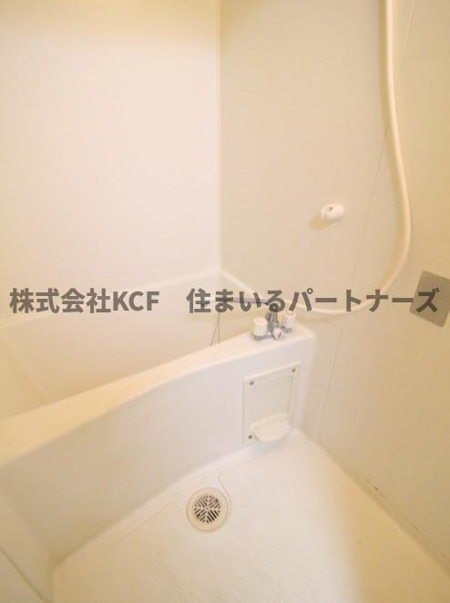 バス・シャワールーム　落ち着いた空間のお風呂です