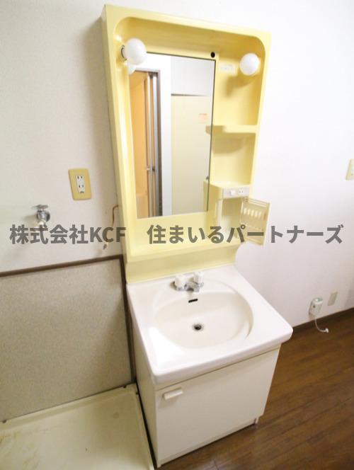 洗面設備　脱衣スペースもあります