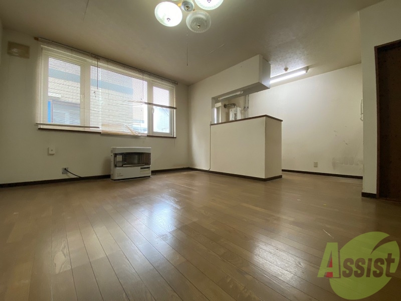 居室・リビング　広くてキレイなお部屋が広がっていて、充実した生活が送れそう。