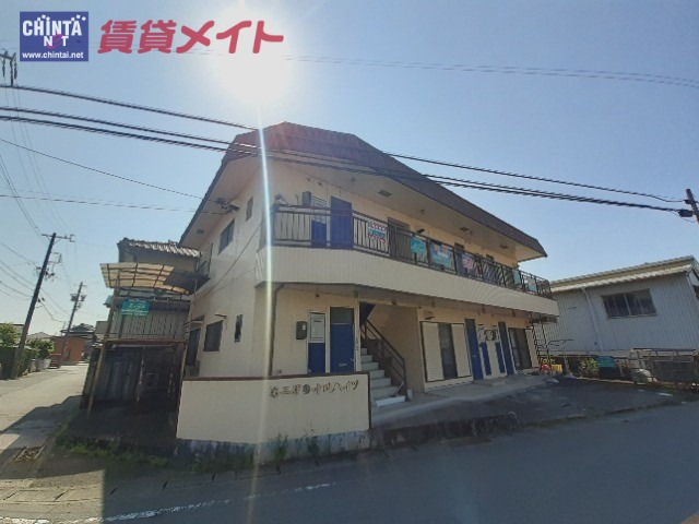 松阪市嬉野野田町のマンションの建物外観