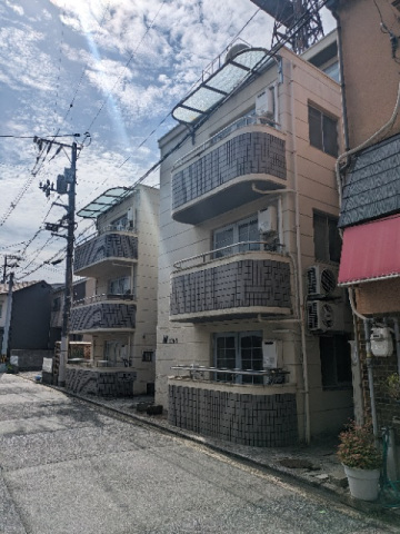 広島市中区舟入南のマンションの建物外観