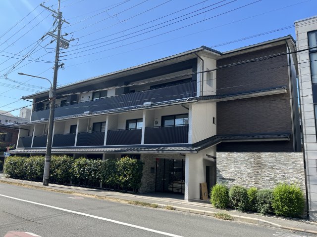 サンカノン御所室町の建物外観