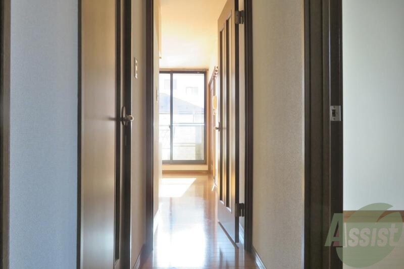 玄関　玄関からの写真になります。フラットですよ～。