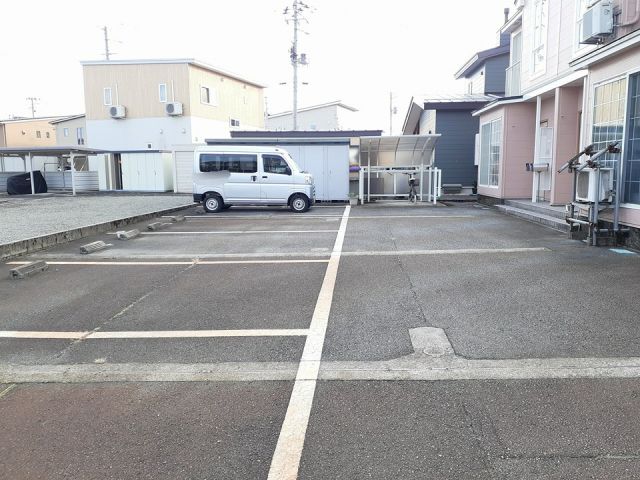 【クラーレンシュテルネの駐車場】