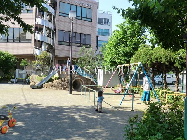 【ロイヤルプラザの公園】