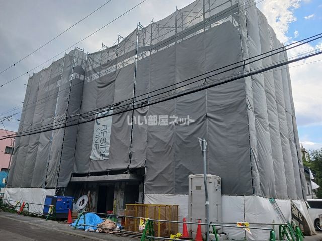 【札幌市豊平区月寒東一条のマンションの建物外観】