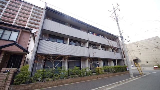 新座市野火止のマンションの建物外観