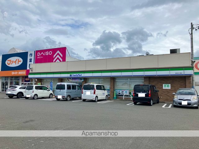 コンビニ　ファミリーマート新居浜川東店（コンビニ）まで450m