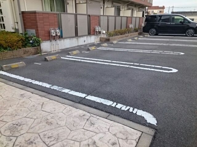 【和歌山市北野のアパートの駐車場】