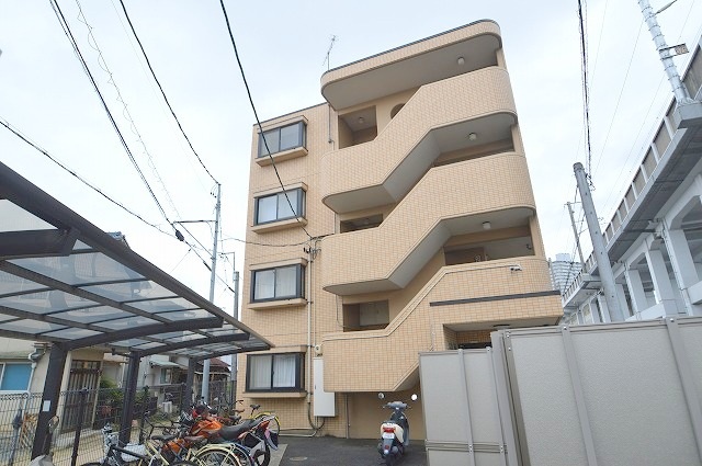 岡山市北区南方のマンションの建物外観