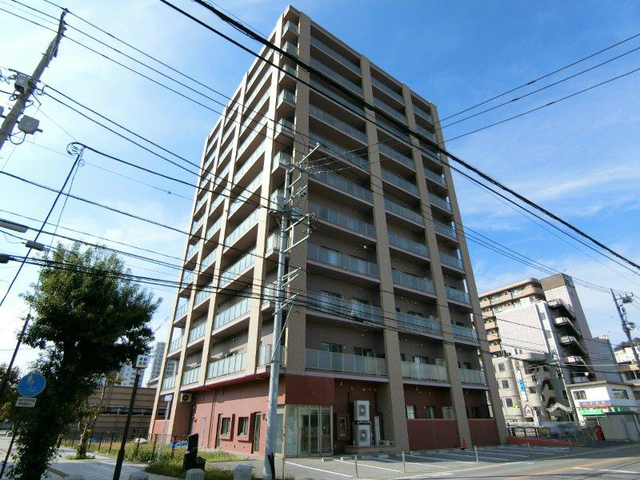 宇都宮市宿郷のマンションの建物外観