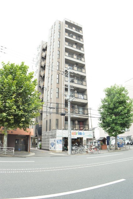 京都市右京区西院乾町のマンションの建物外観