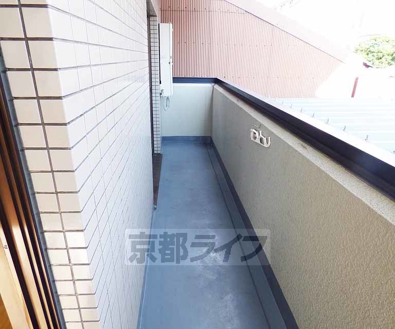 【京都市上京区伊佐町のマンションのバルコニー】