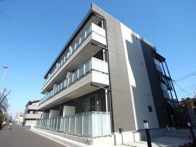 さいたま市桜区田島のアパートの建物外観