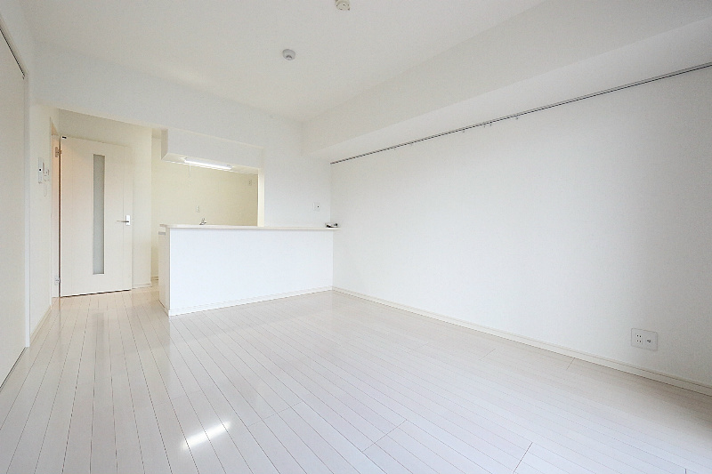 居室・リビング　LDK12.1帖　洋室8.1帖　洋室5.8帖