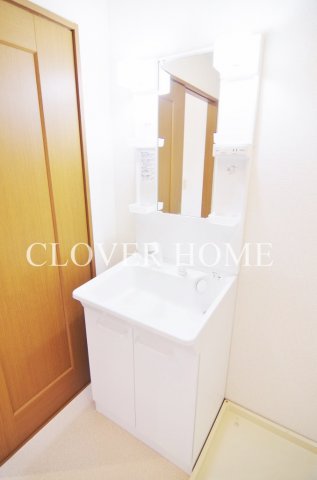 洗面設備　※部屋によって設備が違う場合がございます。