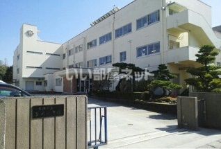 小学校　豊橋市立多米小学校（小学校）まで671m