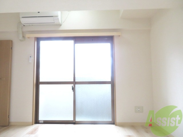 居室・リビング　リビングは窓が大きく日が良く入り明るいです。