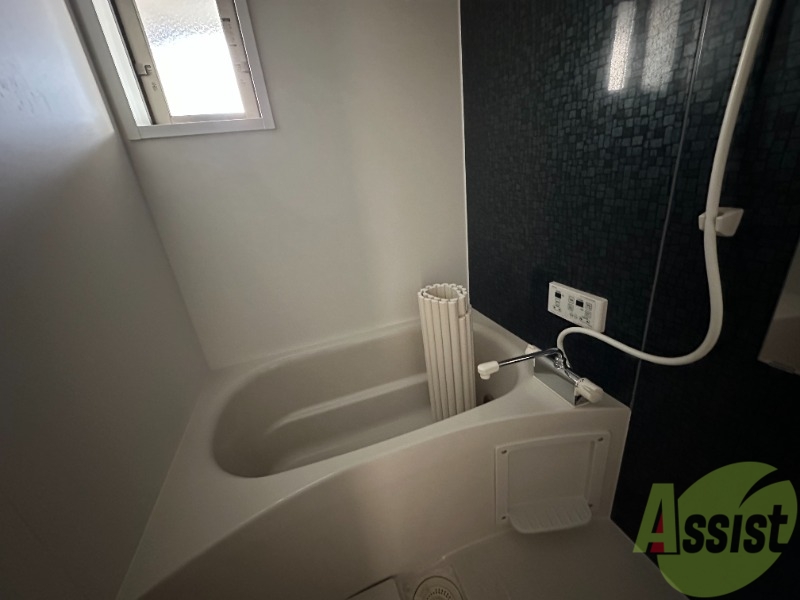 バス・シャワールーム　浴室は狭すぎず、シャワーも浴びやすそうです。