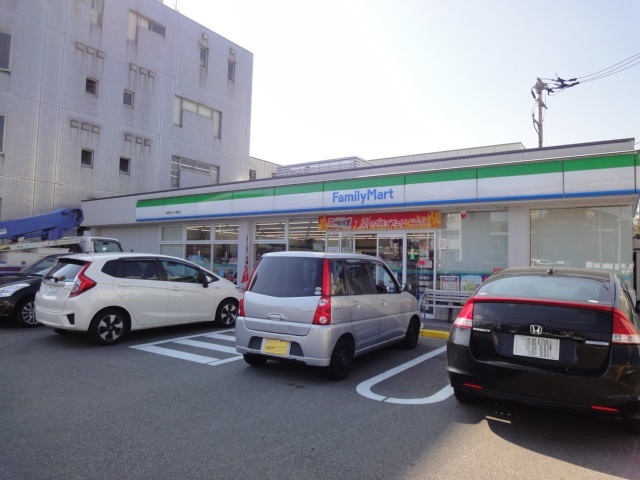コンビニ　ファミリーマート徳島佐古一番町店（コンビニ）まで1628m