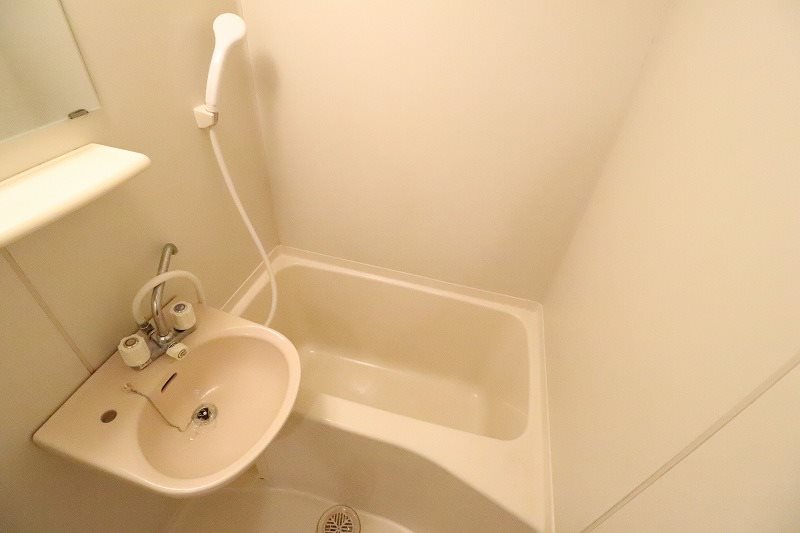 バス・シャワールーム　別部屋写真使用