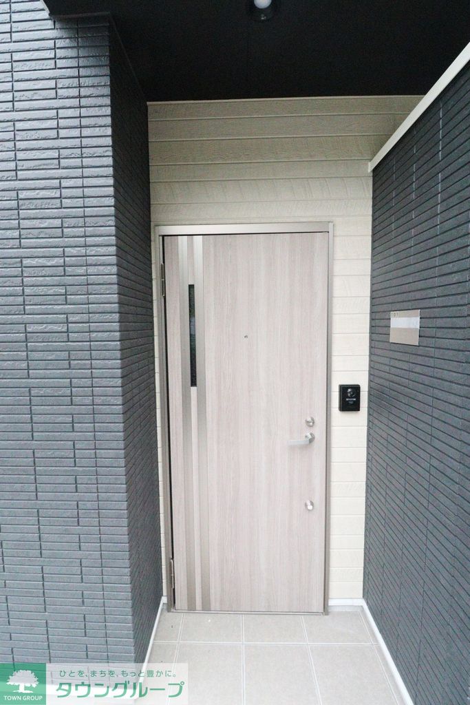 玄関　★お問い合わせはタウンハウジングまで★