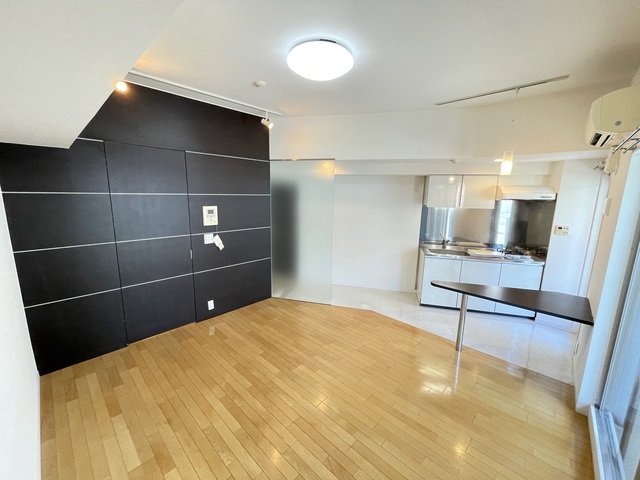 居室・リビング　前回募集時の写真です。