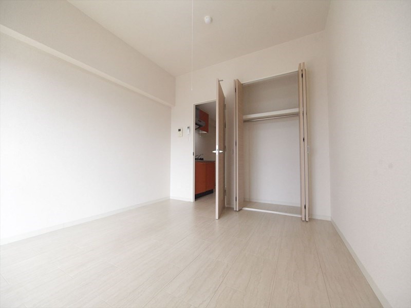 居室・リビング　洋室8帖　クローゼット付（収納充実してます）