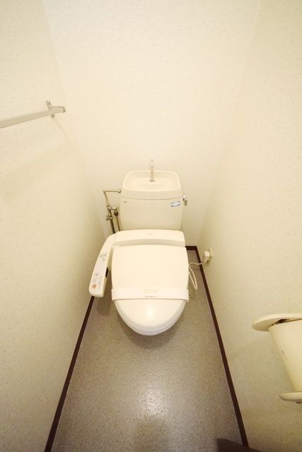 トイレ　ウォシュレット付です♪