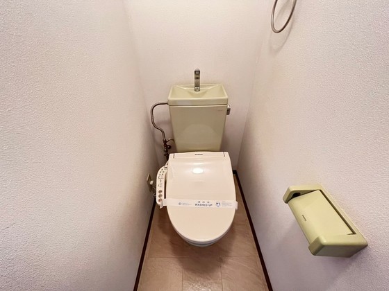 トイレ　※別号室の写真です