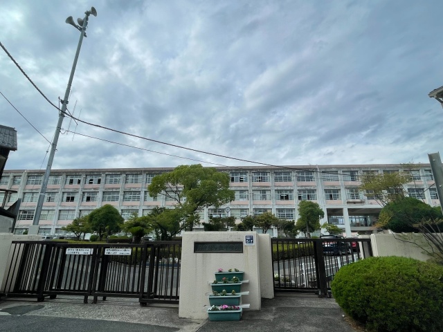 中学校　府中町立府中緑ケ丘中学校（中学校）まで1100m