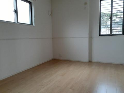 アースガーデン　居室・リビング　洋室