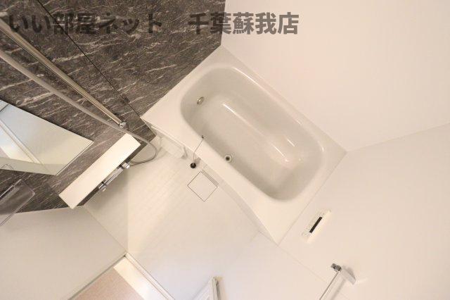 バス・シャワールーム　ゆったり過ごせるお風呂です