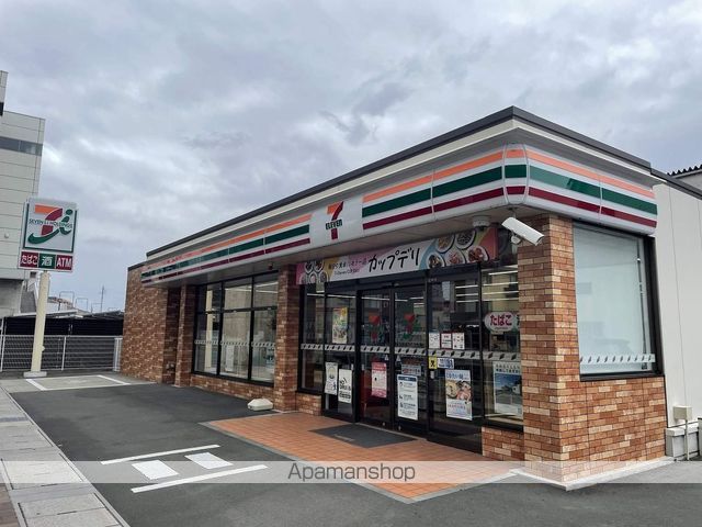 コンビニ　セブンイレブン（コンビニ）まで522m