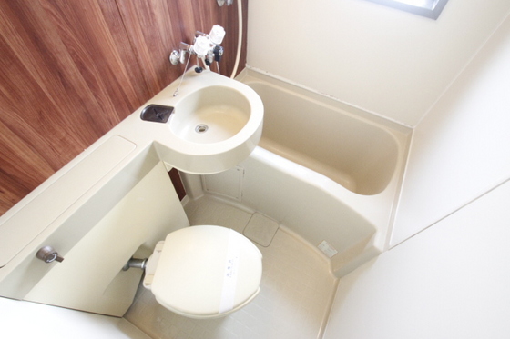 バス・シャワールーム　※別部屋の写真です