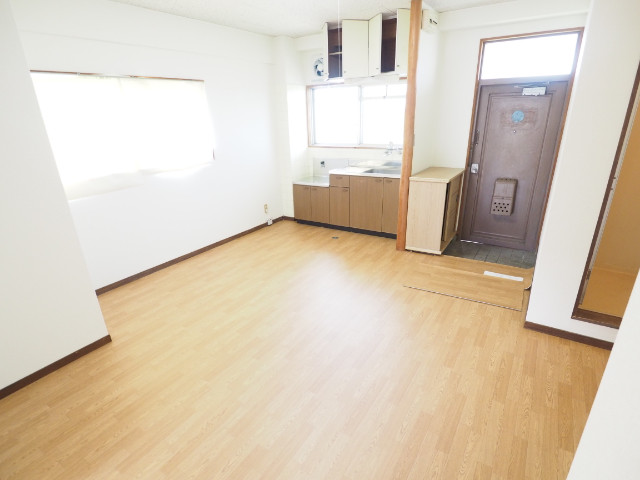 居室・リビング　明るいＬＤＫ