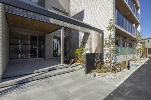 建物外観　エントランス