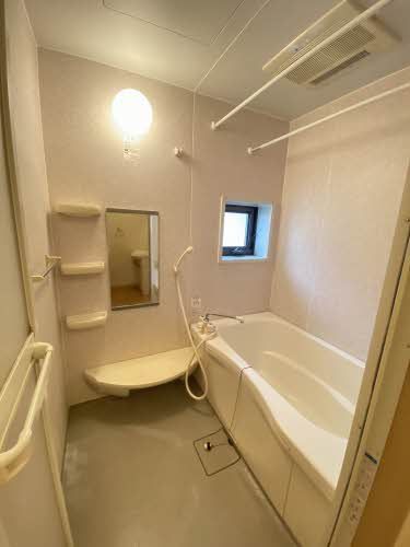 バス・シャワールーム　バスルーム