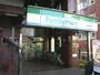 コンビニ　ファミリーマート 要町駅前店（コンビニ）まで886m