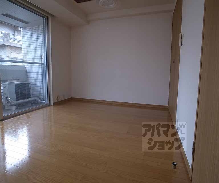 居室・リビング　日当たり良好の室内です。