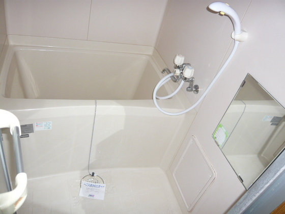バス・シャワールーム　※別部屋の写真です