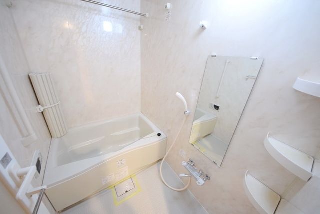 バス・シャワールーム　おしゃれなバスルーム