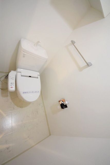 トイレ　ウォシュレット付き
