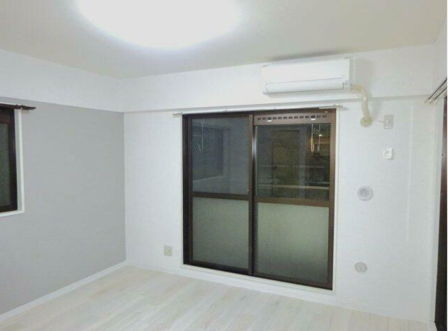 居室・リビング　綺麗なフローリング