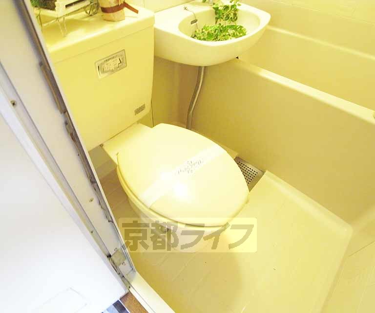 トイレ　シンプルなトイレです