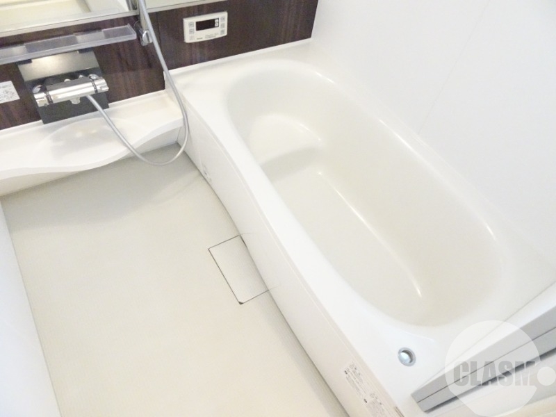 バス・シャワールーム　浴室乾燥機＆追焚機能付き広々バスルーム♪