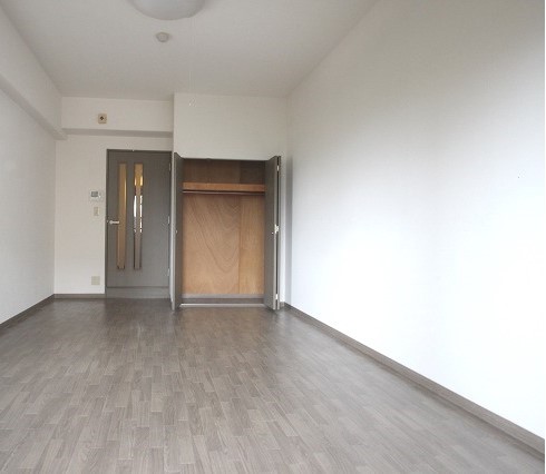 居室・リビング　同物件別号室のものです。